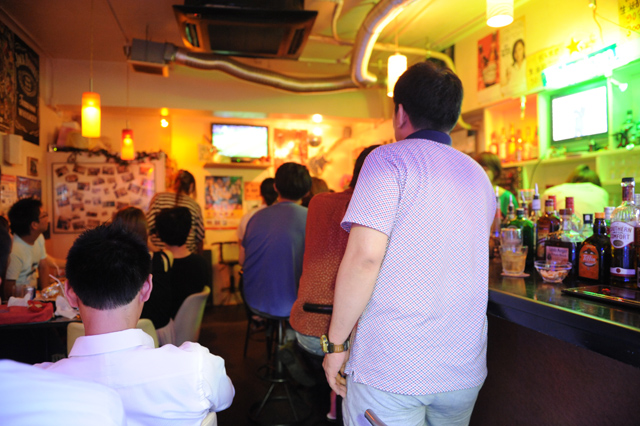 日本サポーターが多く集まったi bar